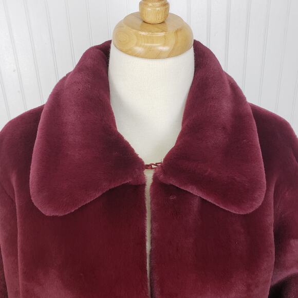 A New Day Faux Fur Burgundy Crop Jacket Medium - Picture 2 of 10